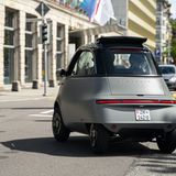 Ein Faltdach lässt die Sonne herein.