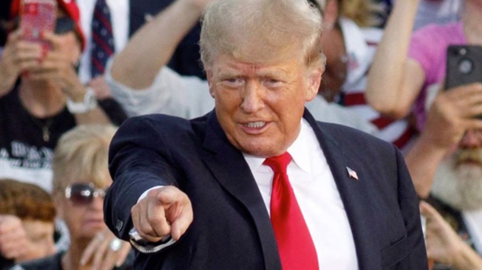 Donald Trumps Auftritt in Ohio: "Wie beim Wrestling" sagt Mitt Romney Donald Trumps Auftritt in Ohio: "Wie beim Wrestling" sagt Mitt Romney