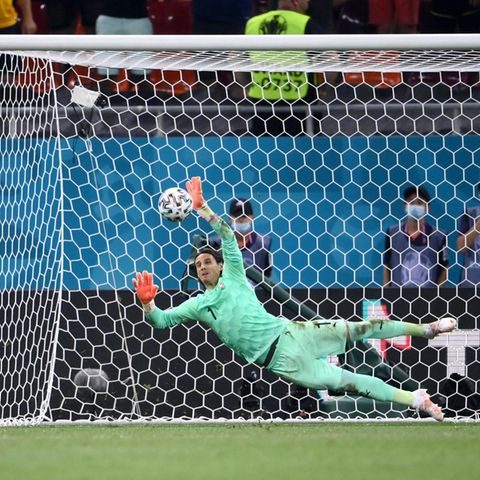 EM 2021: Yann Sommer pariert den Elfmeter von Kylian Mbappé