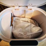 Die Station fasst den Schmutz von zwei Monaten. 