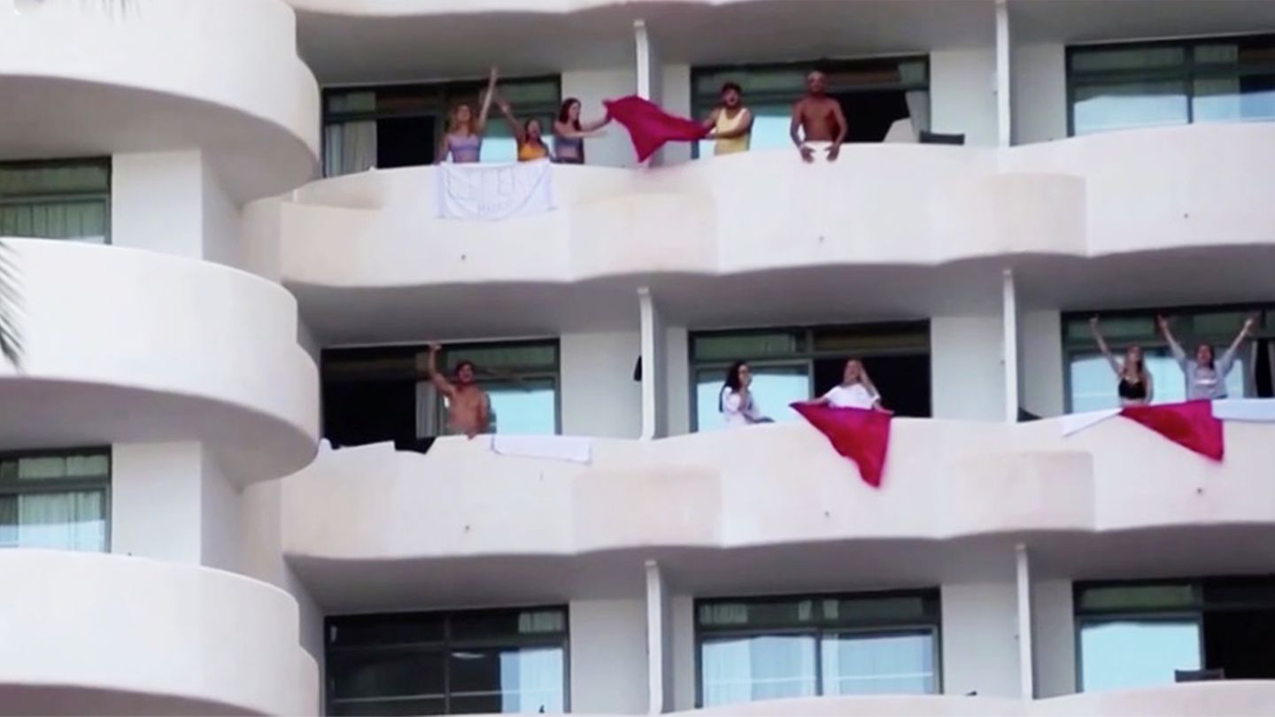 Ein Heisses Spanisches Mädchen - Also Prüde Ist Man In Spanien Nicht Ein Heisses Spanisches Mädchen - Also Prüde Ist Man In Spanien Nicht