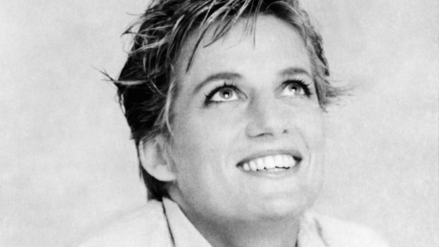 25. Todestag: Diana, Prinzessin von Wales, portraitiert vom Fotografen Lord Snowdon. Das Bild entstand 1991 auf Highgrove, dem Landsitz von Diana und Prinz Charles. Im Jahr darauf trennte sich das Paar Diana, Prinzessin von Wales, portraitiert vom Fotografen Lord Snowdon. Das Bild entstand 1991 auf Highgrove, dem Landsitz von Diana und Prinz Charles. Im Jahr darauf trennte sich das Paar