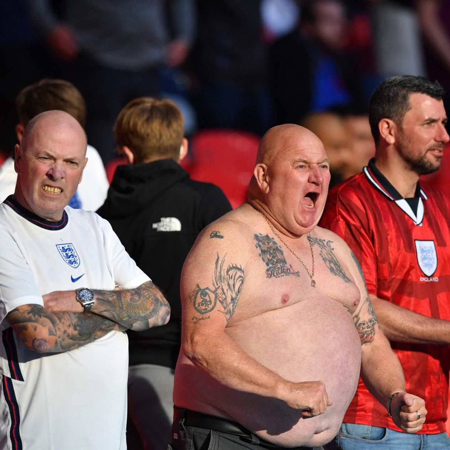 em-england-fans-wembley.jpg