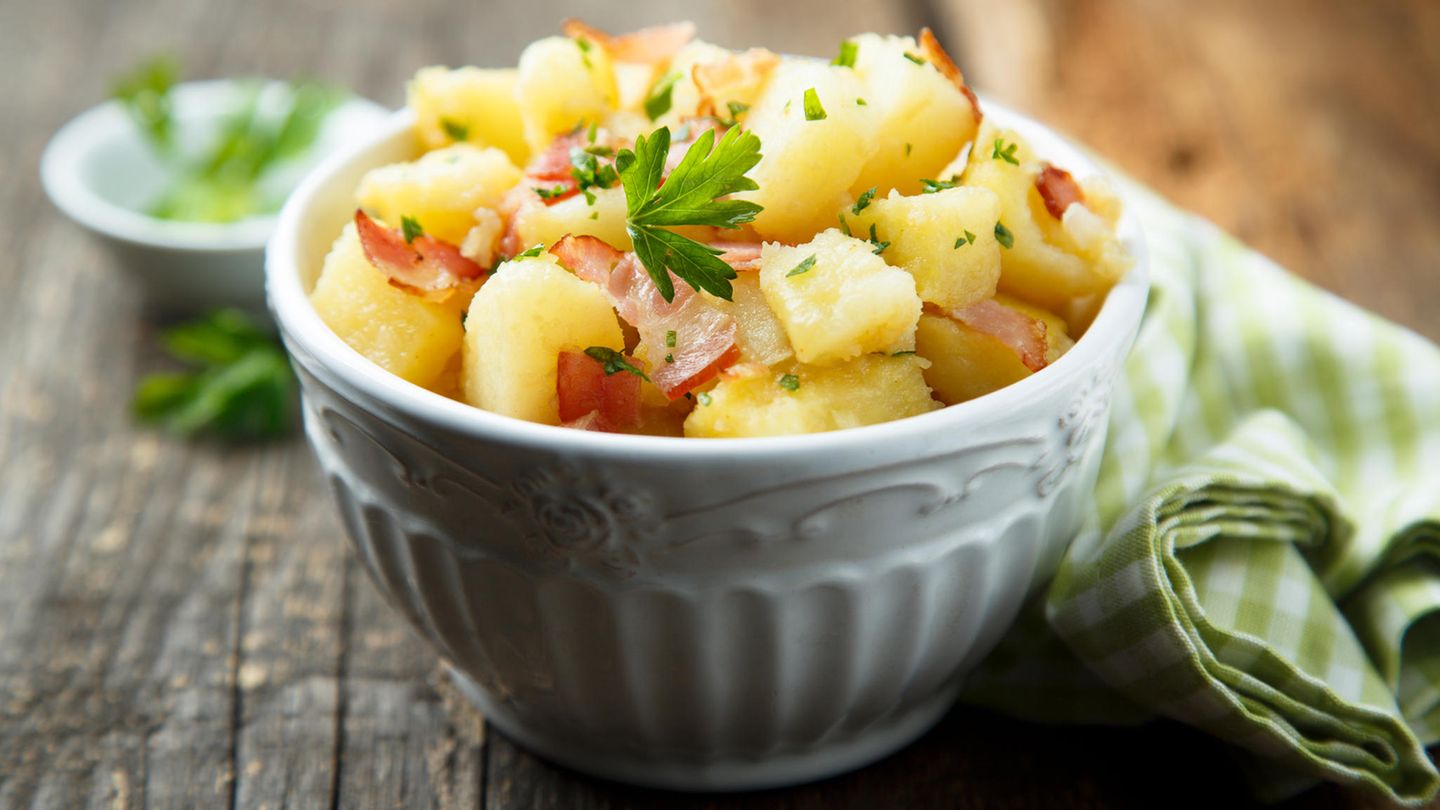 Hausgemachter Kartoffelsalat – Rezept für den Klassiker.