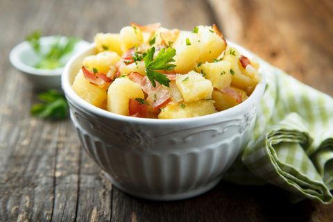Hausgemachter Kartoffelsalat – Rezept für den Klassiker.