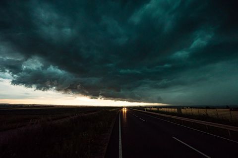 Massive Unwetterfront bei Esslingen in Baden-Württemberg