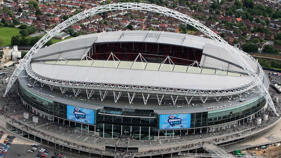 Lattentor, Elfmeterschießen und Live Aid – das legendäre Wembley-Stadion Das legendäre Wembley-Stadion
