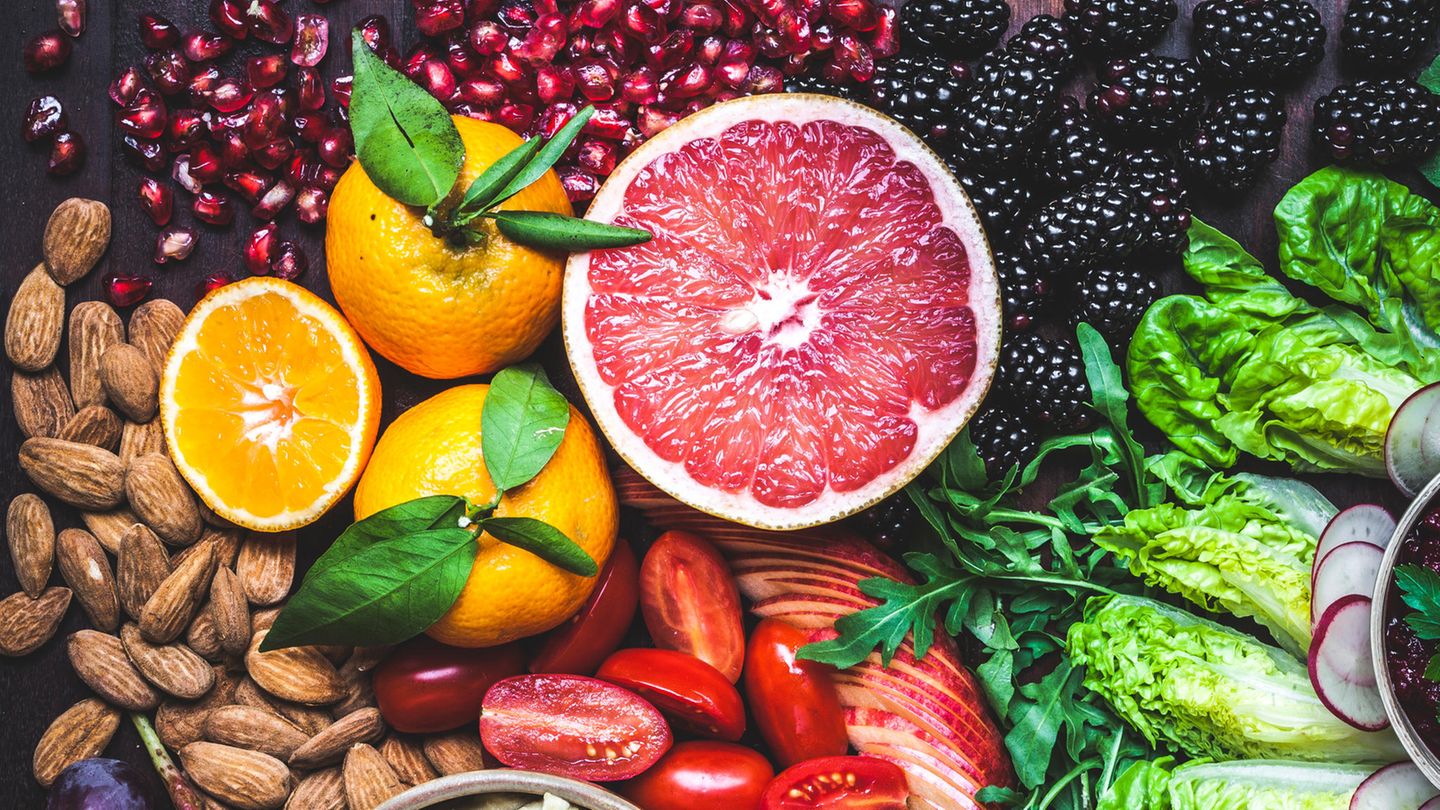 Ernährung im Sommer: Diese Lebensmittel sollten Sie jetzt essen.