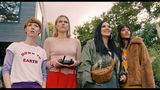 Sie sind die "Goldstein Girls", benannt nach dem gleichnamigen Frankfurter Stadtteil: Lena (Sarah Bauerett), Franzi (Llewellyn Reichman), Elif (Jasmin Shakeri) und Jo (Salka Weber) stehen im Mittelpunkt der neuen Serie "Deadlines", die ZDFneo ab dem 13. Juli zeigt. Die vier Frauen um die 30 sind seit ihrer Schulzeit miteinander befreundet - und kommen nun in eine entscheidende Phase ihres Lebens: Heiraten? Kinder kriegen? Und wie soll es beruflich weitergehen? Das sind die Fragen, die die vier unterschiedlichen Frauen umtreiben.