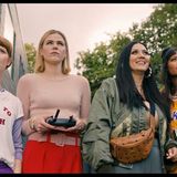 Sie sind die "Goldstein Girls", benannt nach dem gleichnamigen Frankfurter Stadtteil: Lena (Sarah Bauerett), Franzi (Llewellyn Reichman), Elif (Jasmin Shakeri) und Jo (Salka Weber) stehen im Mittelpunkt der neuen Serie "Deadlines", die ZDFneo ab dem 13. Juli zeigt. Die vier Frauen um die 30 sind seit ihrer Schulzeit miteinander befreundet - und kommen nun in eine entscheidende Phase ihres Lebens: Heiraten? Kinder kriegen? Und wie soll es beruflich weitergehen? Das sind die Fragen, die die vier unterschiedlichen Frauen umtreiben.