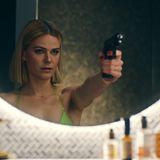 Franzi (Llewellyn Reichman) ist die jüngste der Vier - und verdient gutes Geld als Influencerin. Auf Instagram stellt sie ihr scheinbar glückliches Beziehungsleben, ihren gesunden Lebensstil und ihr perfektes Aussehen zur Schau. Zusammen mit ihrem Freund, einem Arzt, lebt sie in einer großen Villa mit Pool und Garten. Als der sie verlässt, verheimlicht sie das vor ihren Freundinnen und der restlichen Welt.