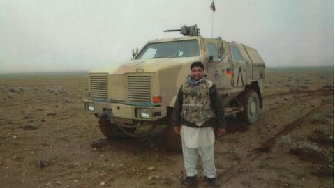 Mohammad Essa Ahmadi ist Anfang 20, als er den Deutschen in Afghanistan hilft. Er verdient mehr als 600 US-Dollar im Monat, aber vor allem, so sieht er das damals, tut er etwas für sein Land.