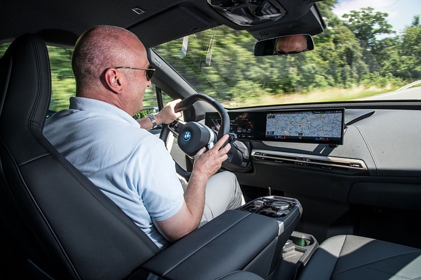 Der BMW iX fährt sich problemlos