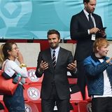 Die Royals waren nicht die einzigen Prominenten im Wembley-Stadion. Mit dem früheren Fußball-Nationalspieler David Beckham und Musiker Ed Sheeran waren gleich zwei Weltstars zugegen. Links im Bild: Sheerans Ehefrau Cherry Seaborn.