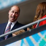 Noch entspannter wurde es, als der englische Stürmer Harry Kane fünf Minuten vor Schluss zum vorentscheidenden 2:0 traf. Jetzt waren die Zuschauer im Wembley-Stadion fest vom Sieg überzeugt. Und auf dem Gesicht von Prinz William war tatsächlich ein Lachen zu erkennen.