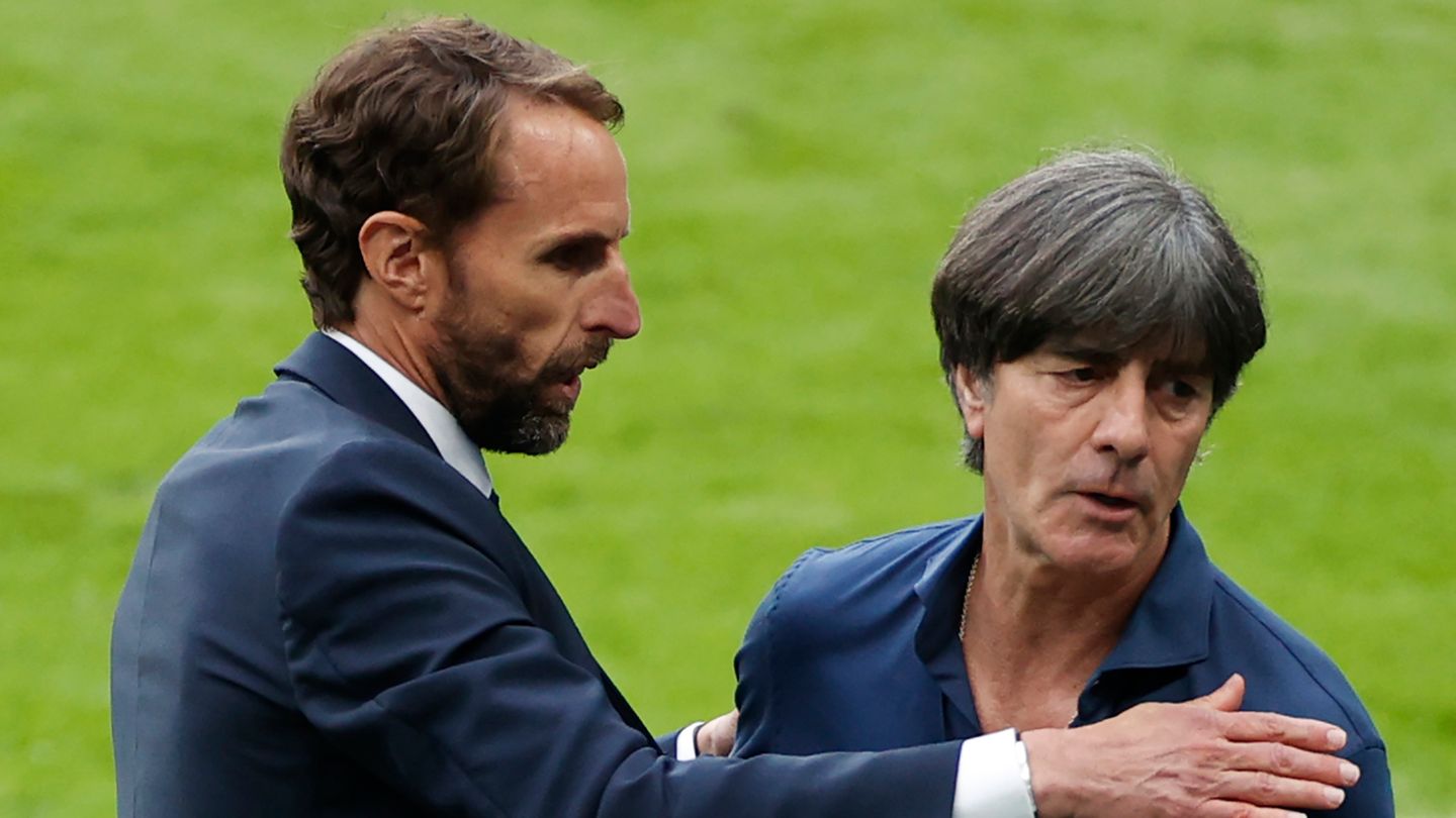 29. Juni 2021:  In Wembley ist Schluss. Deutschland verliert gegen England in Löws 198. und letzten Länderspiel als Bundestrainer. Nicht nur für Englands Trainer Gareth Southgate (l.) ein historisches Ereignis: Er verschoss 1996 den Elfmeter im Finale gegen Deutschland. 