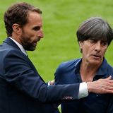 29. Juni 2021:  In Wembley ist Schluss. Deutschland verliert gegen England in Löws 198. und letzten Länderspiel als Bundestrainer. Nicht nur für Englands Trainer Gareth Southgate (l.) ein historisches Ereignis: Er verschoss 1996 den Elfmeter im Finale gegen Deutschland. 
