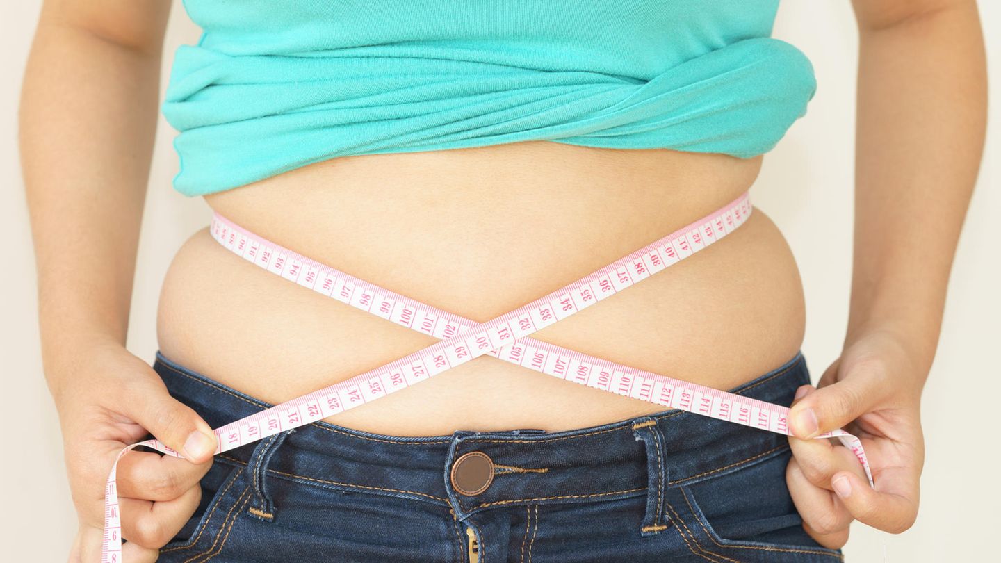 Eine Frau vermißt ihren Bauch
