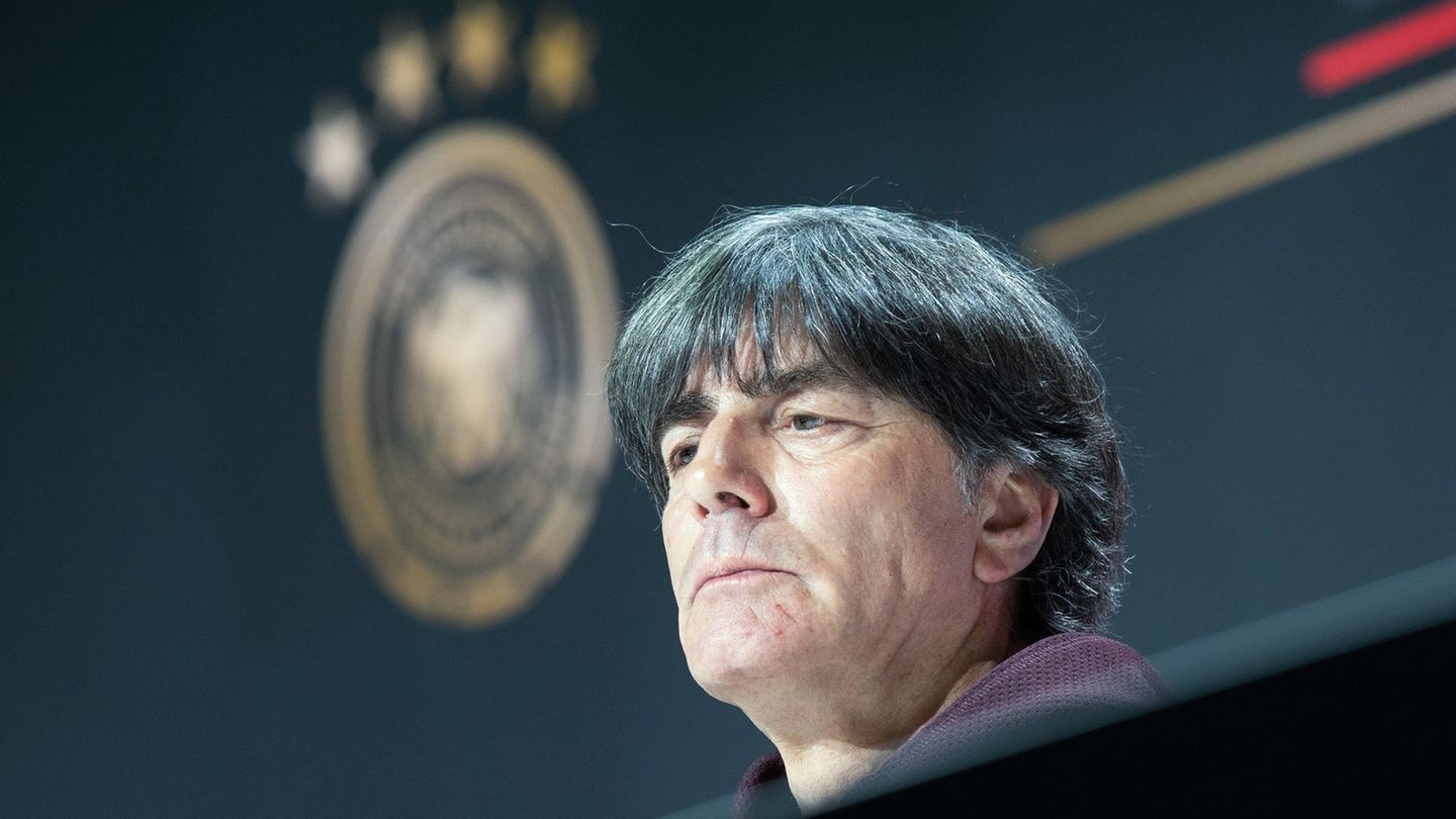 Joachim Löw während seiner letzten Pk als Nationaltrainer nach dem Aus bei der EM 2021