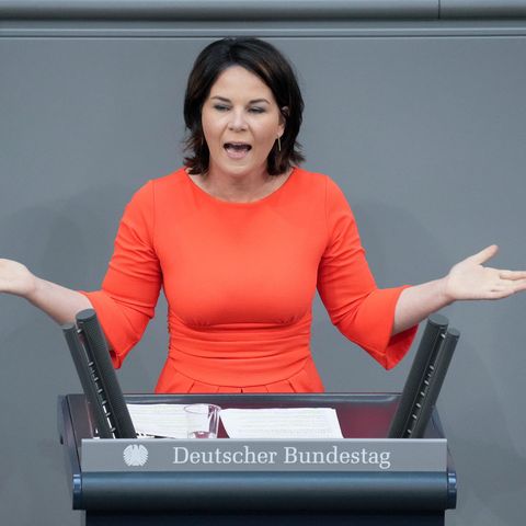 Annalena Baerbock im Bundestag - die Diskussion um ihre vermeintlichen Plagiate hält unser Autor für komplett überzogen