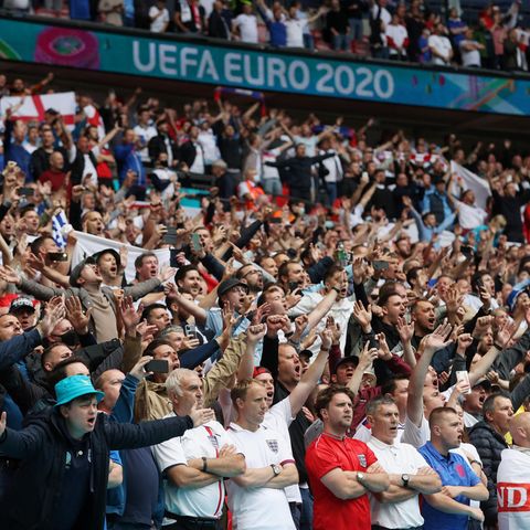 England-Fans beim Spiel gegen Deutschland im Wembley-Stadion am Dienstag