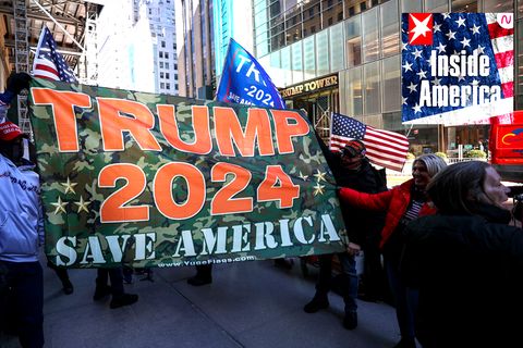 Trump-Anhänger fordern am Trump Tower in New York City eine Kandidatur des Ex-Präsidenten im Jahr 2024