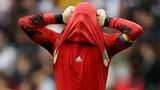 KURZ UND GUT: Die Routiniers des deutschen Teams wie etwa Manuel Neuer folgen dem Zeitgeist dagegen nicht so sehr, findet Art Director Weinitschke. "Da hat man das Gefühl, dass die nicht so viel Wert drauf legen, irgendwelche Trendsetter zu sein", sagt er. "Soll geschnitten sein und fertig!"