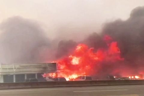 Temperaturen um die 50 Grad: Hitzewelle in Kanada: Feuerwalze überrollt Dorf und zerstört es vollständig