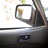 Damals stellte man die Seitenspiegel direkt ein