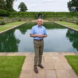 Aufgestellt ist die Statue in dem Sunken Garden, dem nördlichen Bereich des Kensington Palasts. Die Gartenanlage wurde 1908 von König Edward VI. in Auftrag gegeben, Diana fühlte sich hier immer besonders wohl. An diesem Ort gaben auch Harry und Meghan ihre Verlobung bekannt.