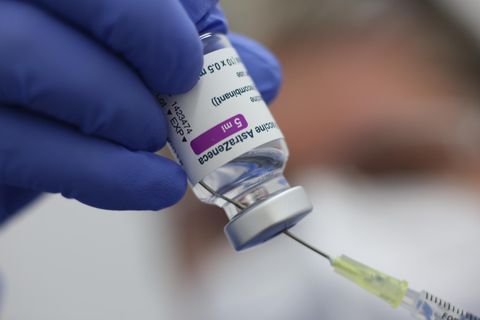 Astrazeneca Stiko: Eine Spritze mit Corona-Impfstoff