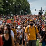 Tausende beim Every Child Matters Marsch in Montreal