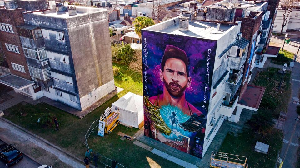 Lionel Messi auf einem riesigen Wandgemälde in Rosario
