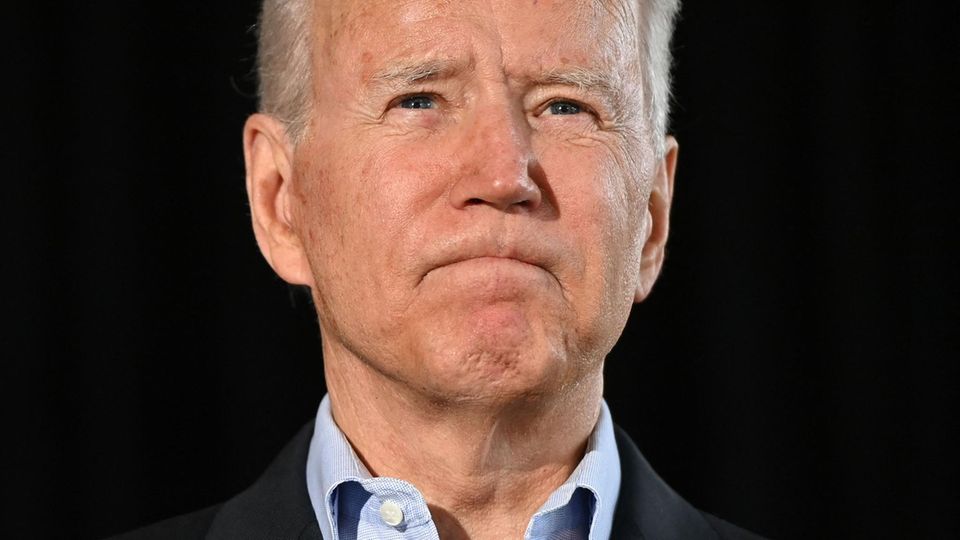 US-Präsident Joe Biden in Surfside, Florida, wo vor einer Woche ein Hochhaus einstürzte