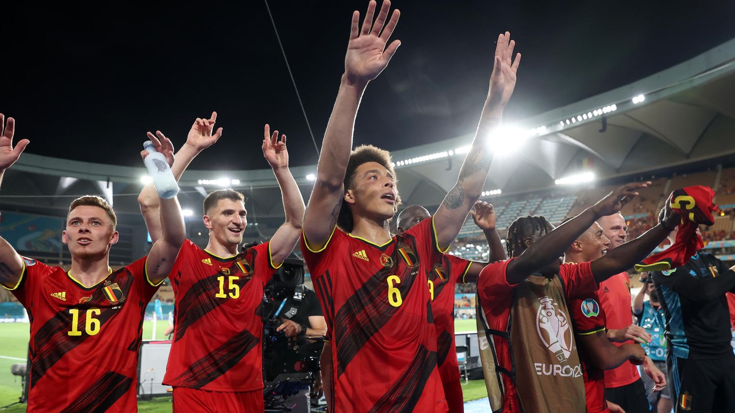 Belgische Spieler feiern den Einzug ins EM-Viertelfinale