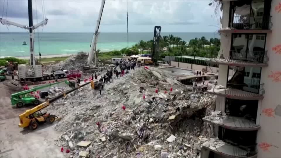Video: Traurige Zwischenbilanz: mehr als 20 Tote nach Gebäudeeinsturz in Florida