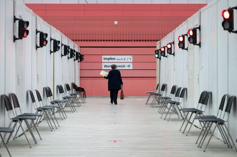 Leeres Impfzentrum