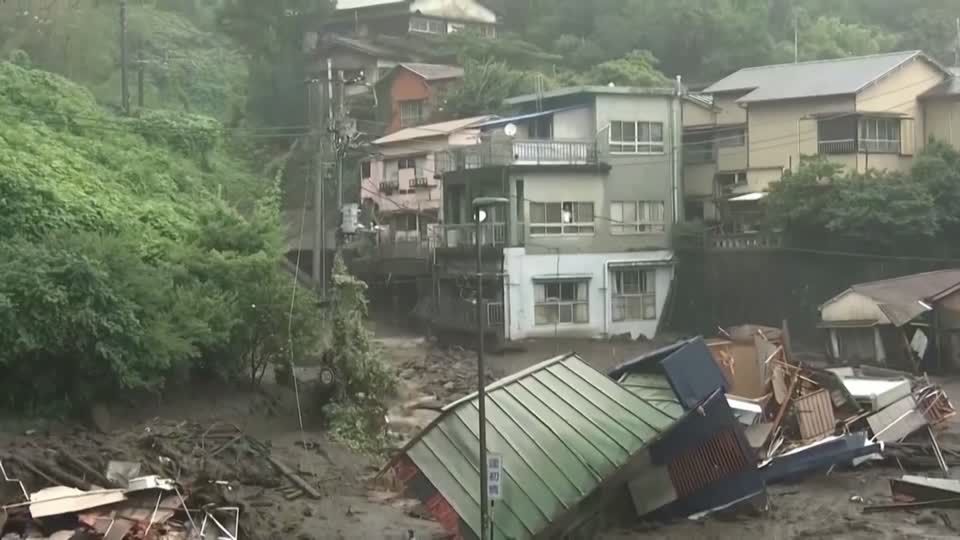 Video: Lage nach Erdrutsch in Japan unübersichtlich