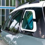 Auch an den hinteren Fenstern befinden sich Farbkleckse