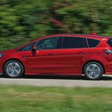 Der Ford S-Max FHEV ist 4,80 Meter lang