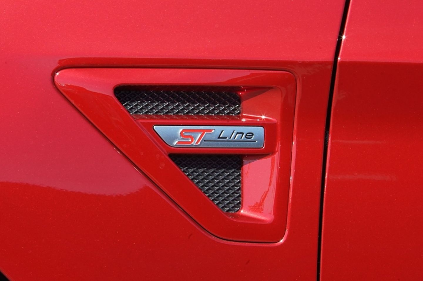 Der Ford S-Max FHEV kostet in der ST Line-Ausstattung 48.100 Euro