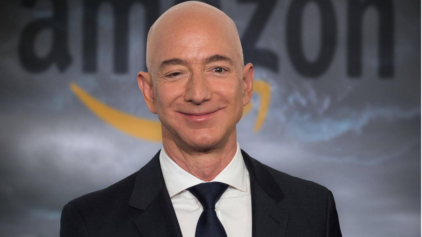 27 Jahre nach der Gründung von Amazon legt Jeff Bezos die Konzernleitung nieder.