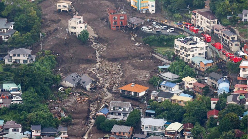 Die Schlammlawine im Südwesten Japan riss ganze Häuser mit