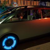 Früher galten beleuchtete Felgen als Tuner-Tand, nun sollen sie die Markenidentität retten