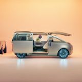 Die Grundform erinnert an einen weichgespülten Mini-Van.