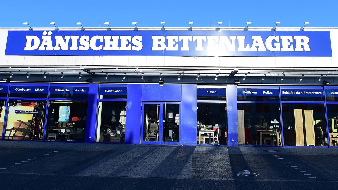 Eine Filiale des Dänisches Bettenlager in Duisburg.