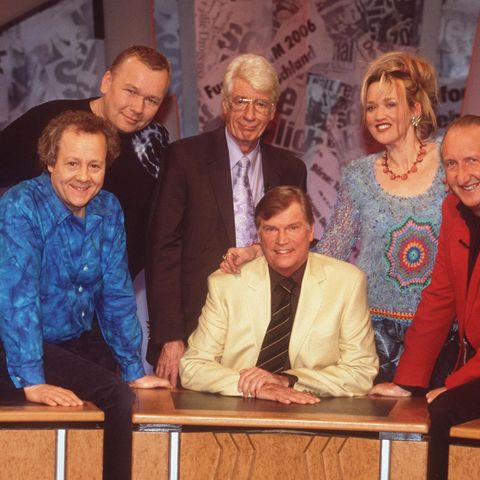 SN_7TAGE7KOEPFE.jpg  In der RTL-Comedy-Show &quot;7 TAGE, 7 KOEPFE&quot; empfangen die Comedians Kalle POHL, Bernd STELTER, Rudi CARRELL, Jochen BUSSE, Gaby KOESTER und Mike KRUEGER (von links) an jedem Freitag einen anderen Gast.