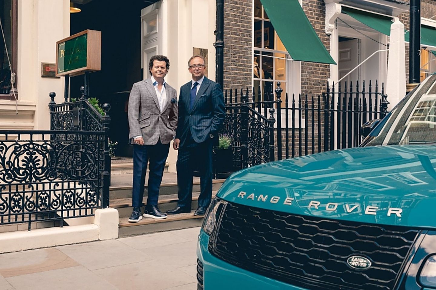 Gerry McGovern und Edelschneider Henry Poole kreierten einen speziellen Stoff anlässlich des Range Rover Jubiläums