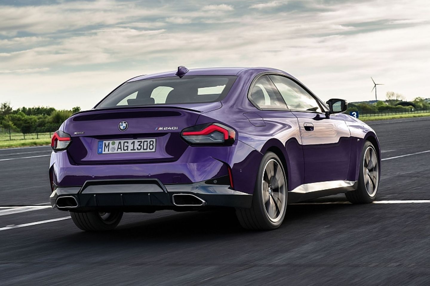 BMW M240i (2022)