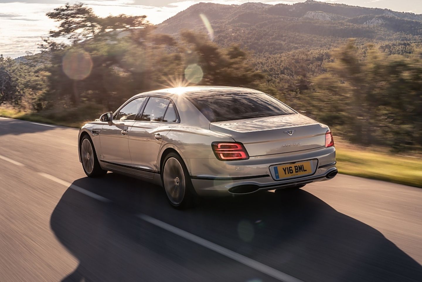 Bentley Flying Spur Hybrid